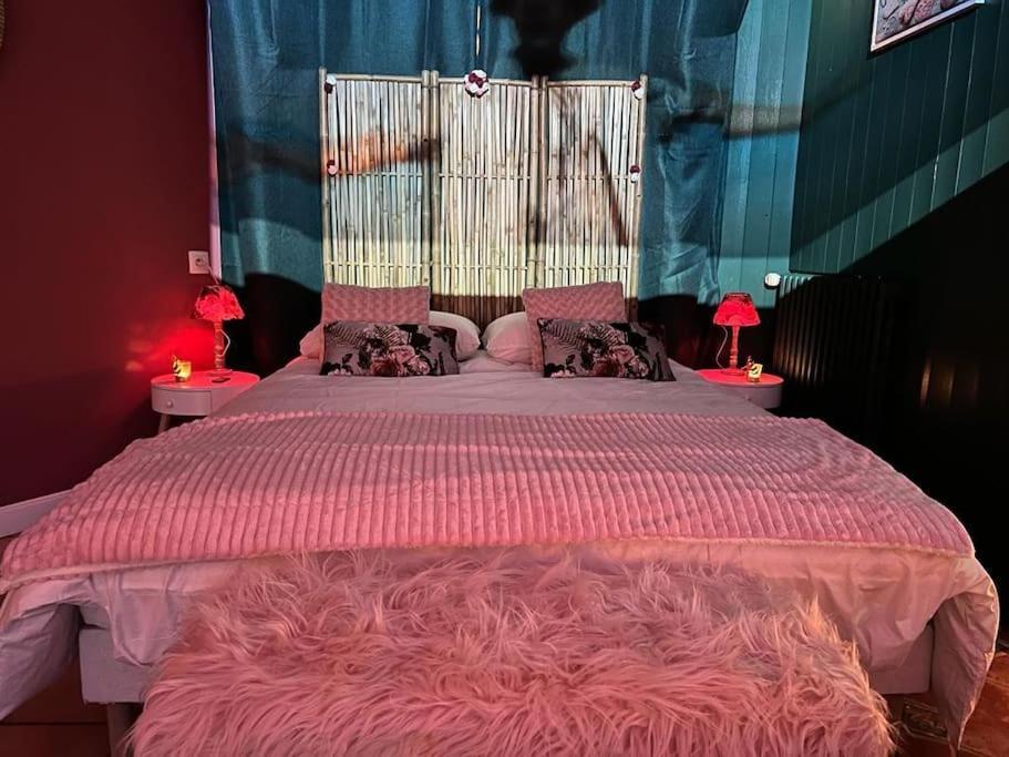 Suite Romance - Jacuzzi موريه-سور-لوينغ المظهر الخارجي الصورة