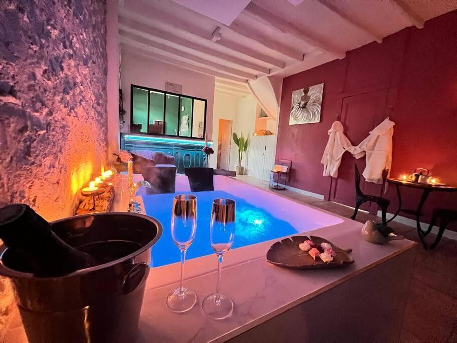 Suite Romance - Jacuzzi موريه-سور-لوينغ المظهر الخارجي الصورة
